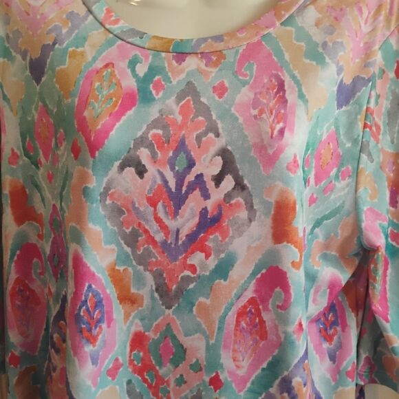 Pink and Blue Boxy Tunic with Three-Quarter Sleeves - Picture 11 of 13